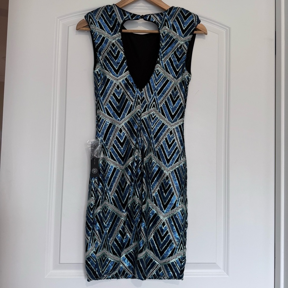 Elegant Sequined Geometric Dress size small - Picture 2 of 9